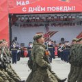 Снег, сводный хор, поздравление Президента: Ульяновск празднует День Победы 