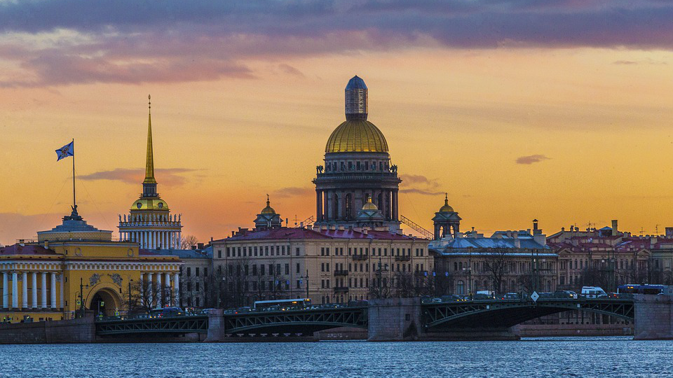 Эксперты назвали самые популярные города России для путешествий на 8 марта