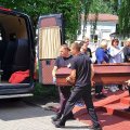 «Был хорошим человеком»: близкие проводили в последний путь Валентина Драгунова, погибшего после взрывов на Корунковой