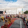 На Соборную площадь в Ульяновске пришли около тысячи православных