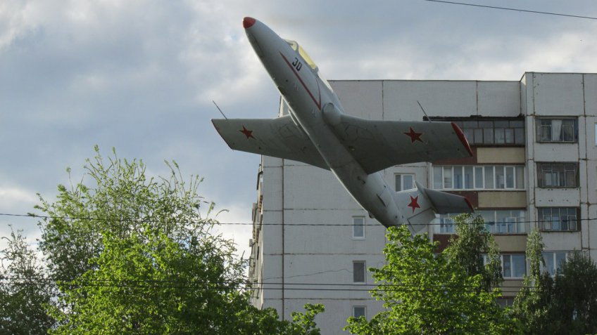 Сайт заволжского районного ульяновска. Ульяновск Заволжский район. Ульяновск Заволжье. Достопримечательности Ульяновска Заволжский район. Памятник Туполеву Ульяновск.