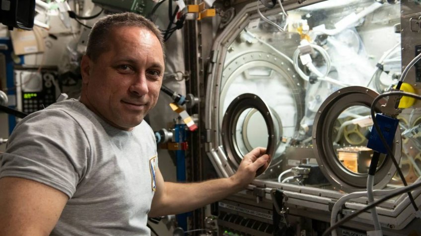 Фото: тгк Космонавт Антон Шкаплеров