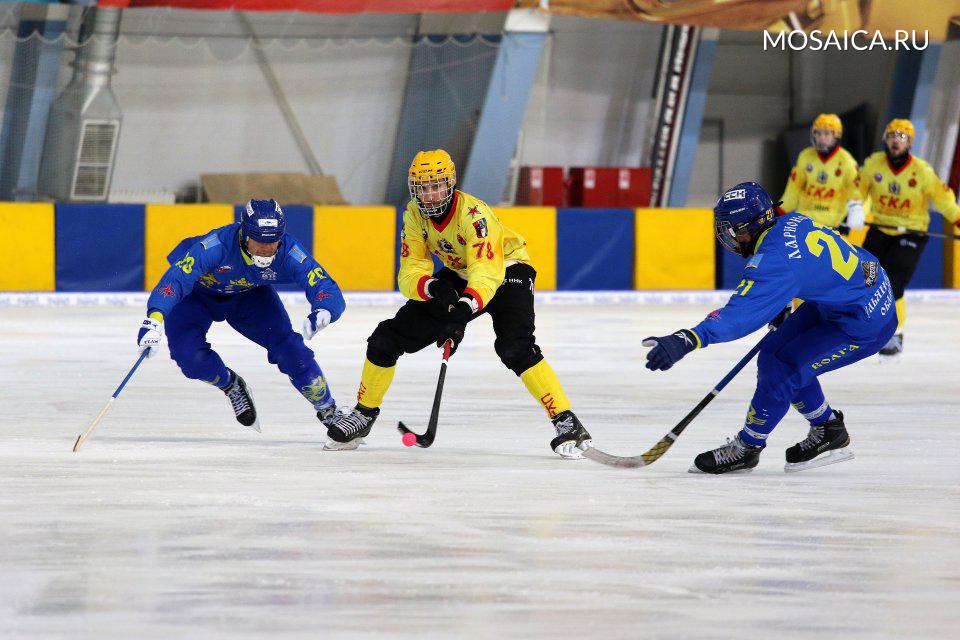 Хоккей с мячом волга ульяновск ска нефтяник. Хоккеист из дагестана. Ска-нефтяник хабаровск хоккей с мячом. Хоккей с мячом волга ульяновск ска нефтяник. Ска нефтяник волга.