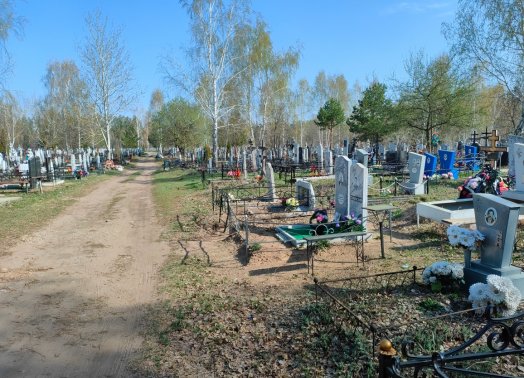 Техник похоронной службы в Ульяновске продавал места на кладбище 