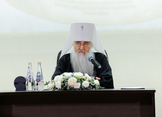 «Профанация таинства»: митрополит Лонгин раскритиковал священников за формализм