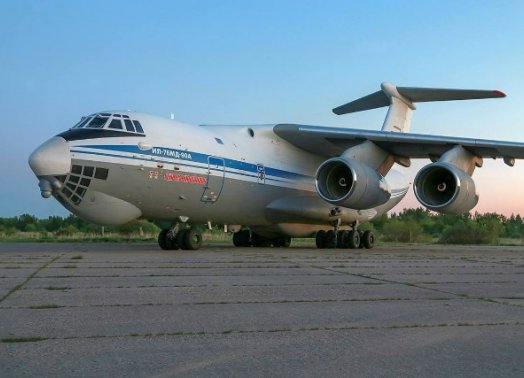 Ил-76 подлетел к проходной «Авиастара»  