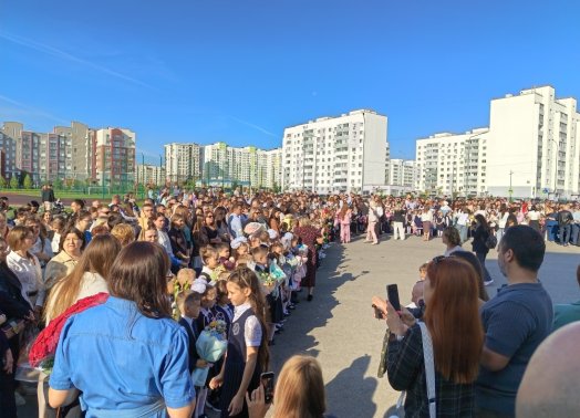 12 тысяч первоклашек и 8 первых классов в одном лицее Ульяновска