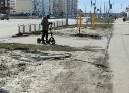 «Защитите народ!»: в Ульяновске после гибели парня на самокате спорят об ограничениях для кикшеринга