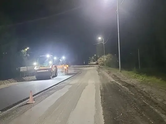 В Ульяновске ночью укладывают асфальт на спуске Сельдинского шоссе