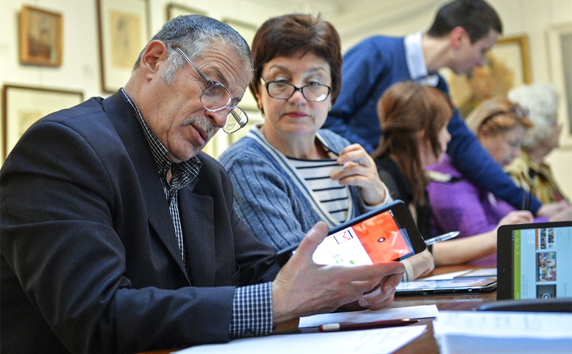 В Подмосковье начали реализацию программы профессионального обучения для пожилых граждан