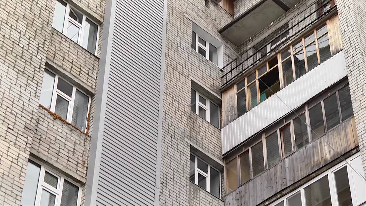 С балкона на 16 этаже в Калининграде упала девочка