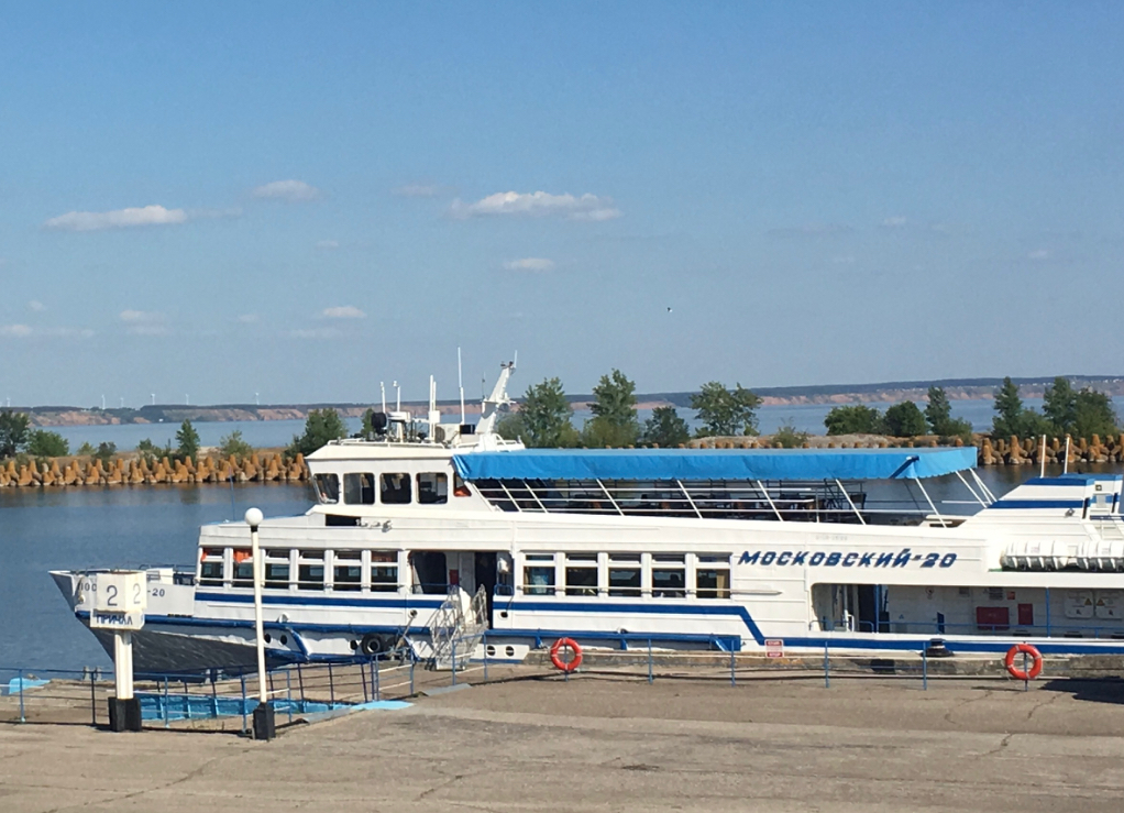 В мае Ульяновский речной порт начнет катать пассажиров на теплоходах