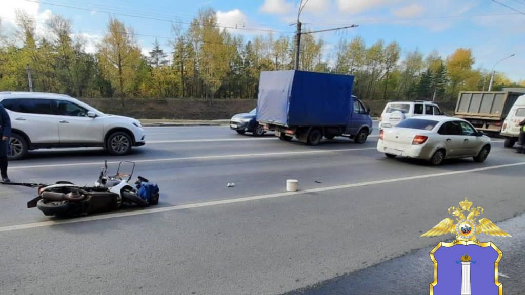 В Ульяновске 74-летний скутерист спровоцировал ДТП и угодил в больницу