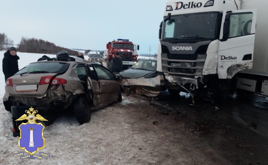 В ГИБДД Ульяновской области рассказали подробности смертельной аварии с двумя грузовиками