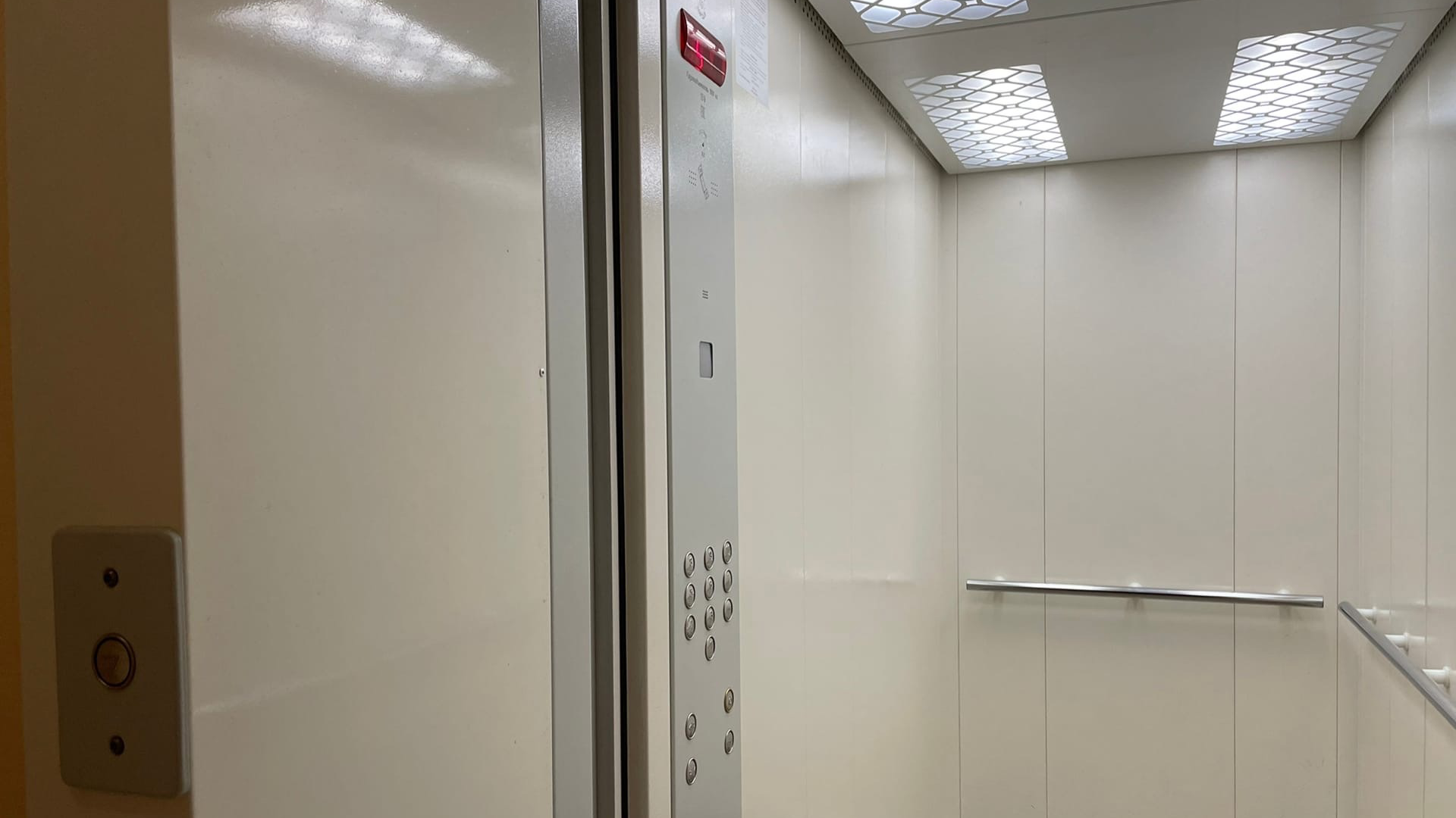 В Ульяновской области до конца 2022 года заменят 87 лифтов с истекшим сроком эксплуатации