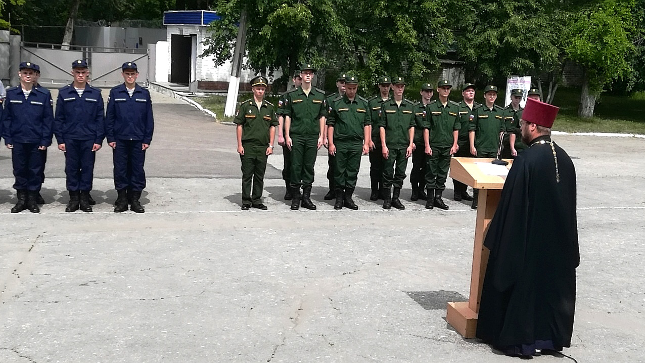 Ульяновских призывников перед отправкой на службу благословил священник