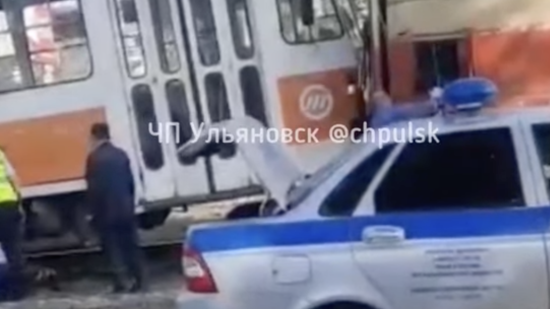 Водитель трамвая умер. Авария в Ульяновске с трамваем. В Ульяновске трамвай сбил пешехода.