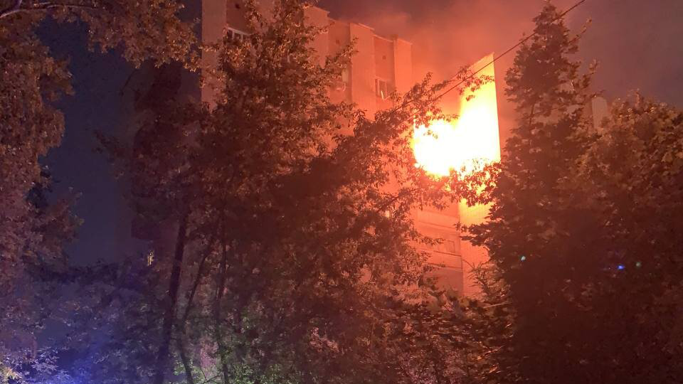 В МЧС сообщили причину возгорания в общежитии в Засвияжском районе