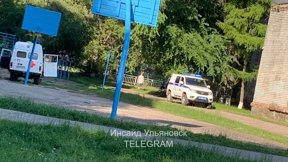 Упал с крыши и разбился: выяснились подробности трагедии на территории школы №53 в Ульяновске