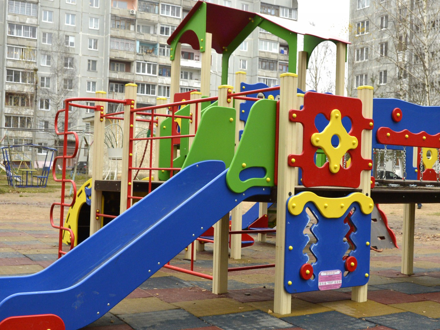 В Ульяновске отремонтировали детские площадки и сделали площадку для выгула собак