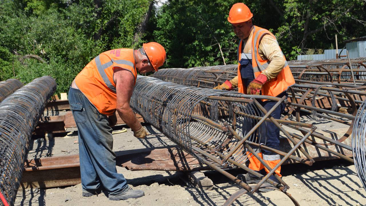 На мосту в створе улиц Шевченко и Смычки в Ульяновске начали бетонировать сваи опоры №4