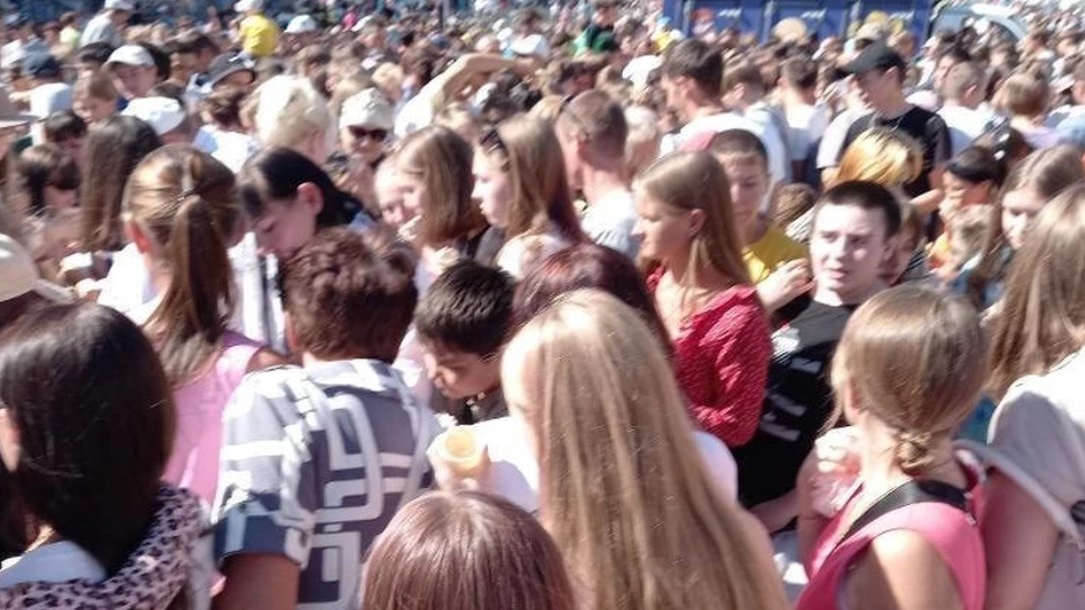 Фиаско: в Ульяновске при раздаче мороженого устроили давку 20 августа