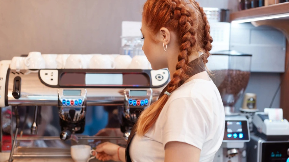 39-летняя работница кафе в Ульяновской области обчистила кассу заведения
