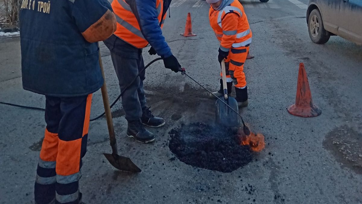 5 декабря в Ульяновске начат ремонт дорог холодным асфальтом: адреса участков