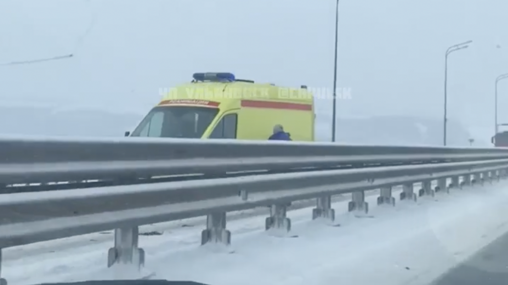 Президентский мост тоже встал из-за аварии: пробка в сторону Заволжья
