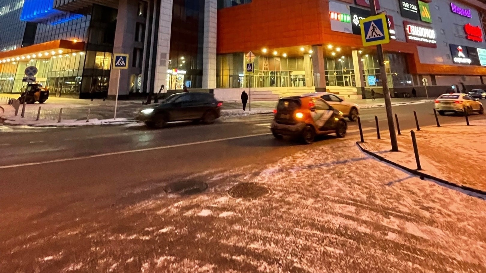 Автомобилистов в России начали штрафовать за проезд на «желтый»