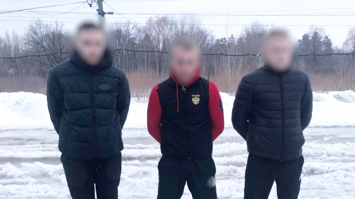 У димитровградской ИК-10 поймали троих перебросчиков с запрещенкой
