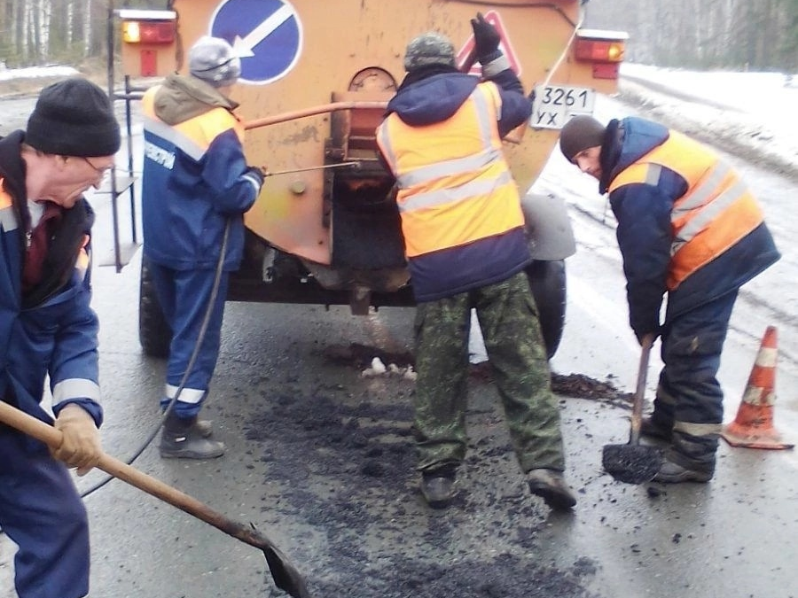 Кто прозевал: ульяновский губернатор показал чиновникам ямы на дорогах
