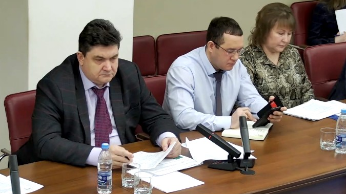 О питьевой воде, газификации и мусоре в сёлах: министр ЖКХ Александр Черепан отчитался в ЗСО