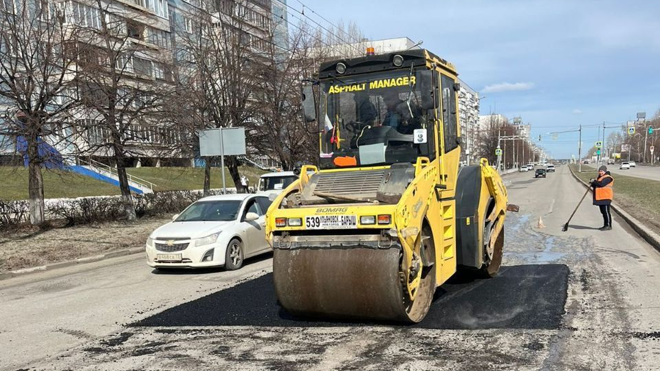 За день в Ульяновске отремонтировали 1700 квадратных метров дорог