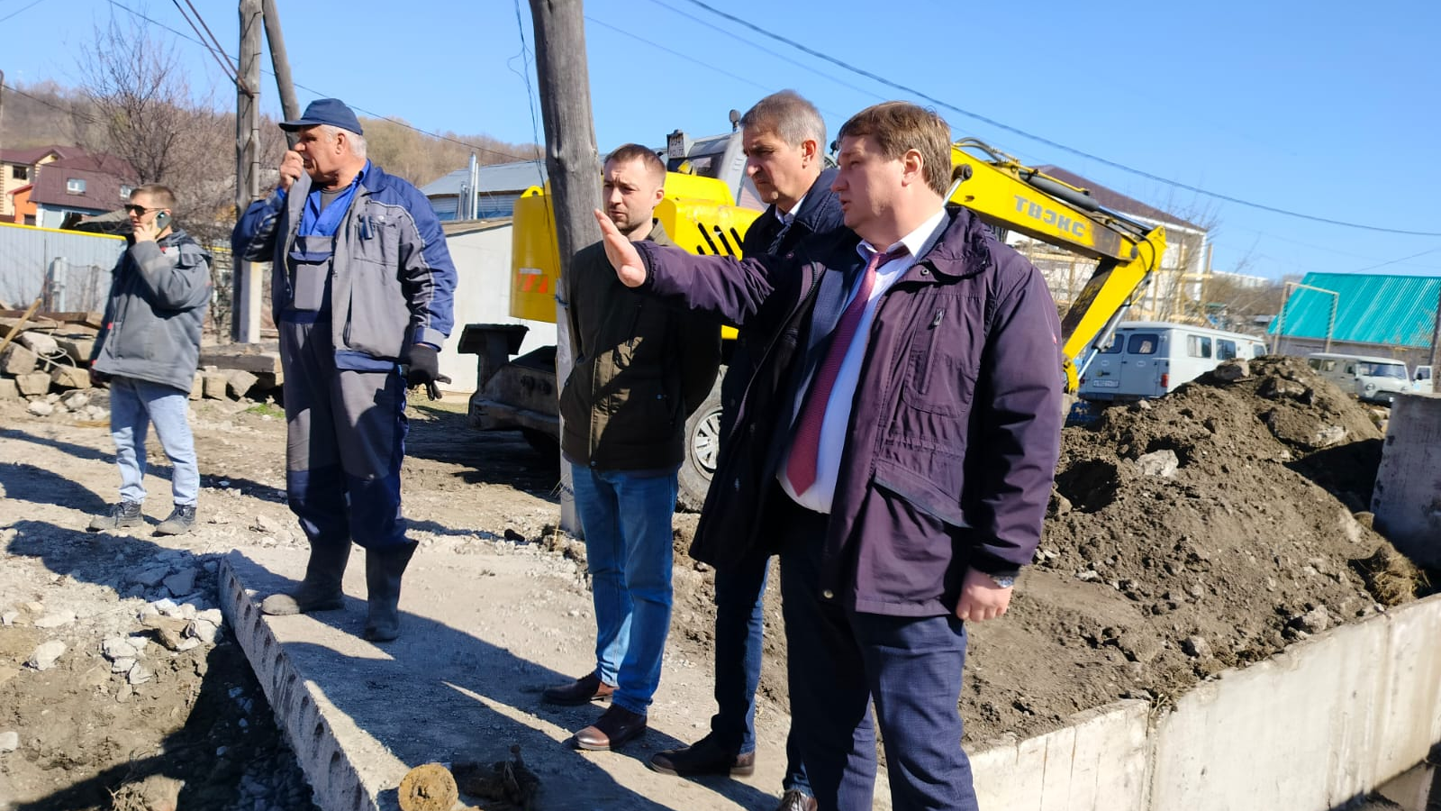 В Ульяновске в Мостовой Слободе водоотводные канавы 10 апреля укрепляют бетонными лотками