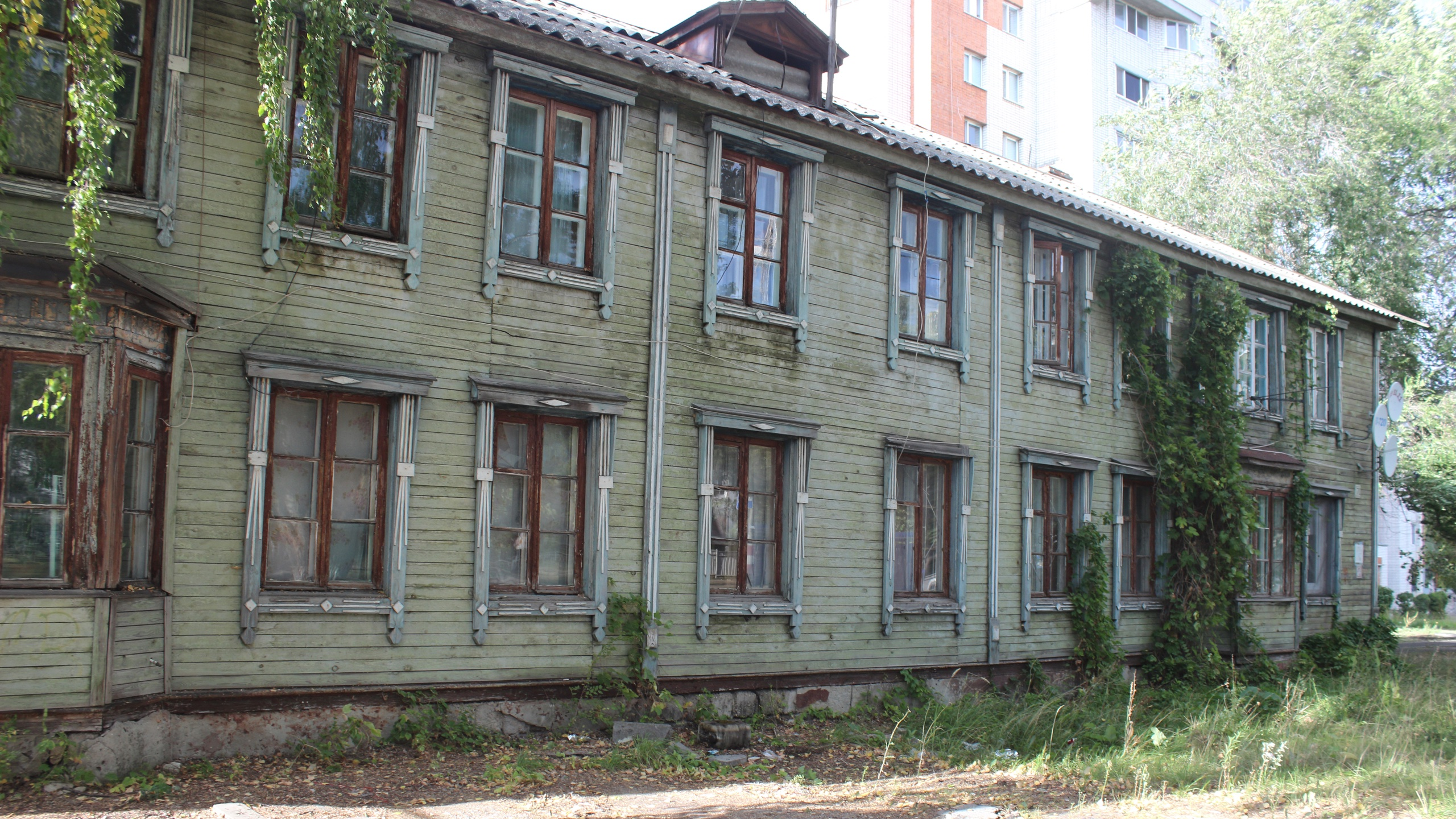 Ульяновских чиновников заставили внести в программу расселения 64 дома