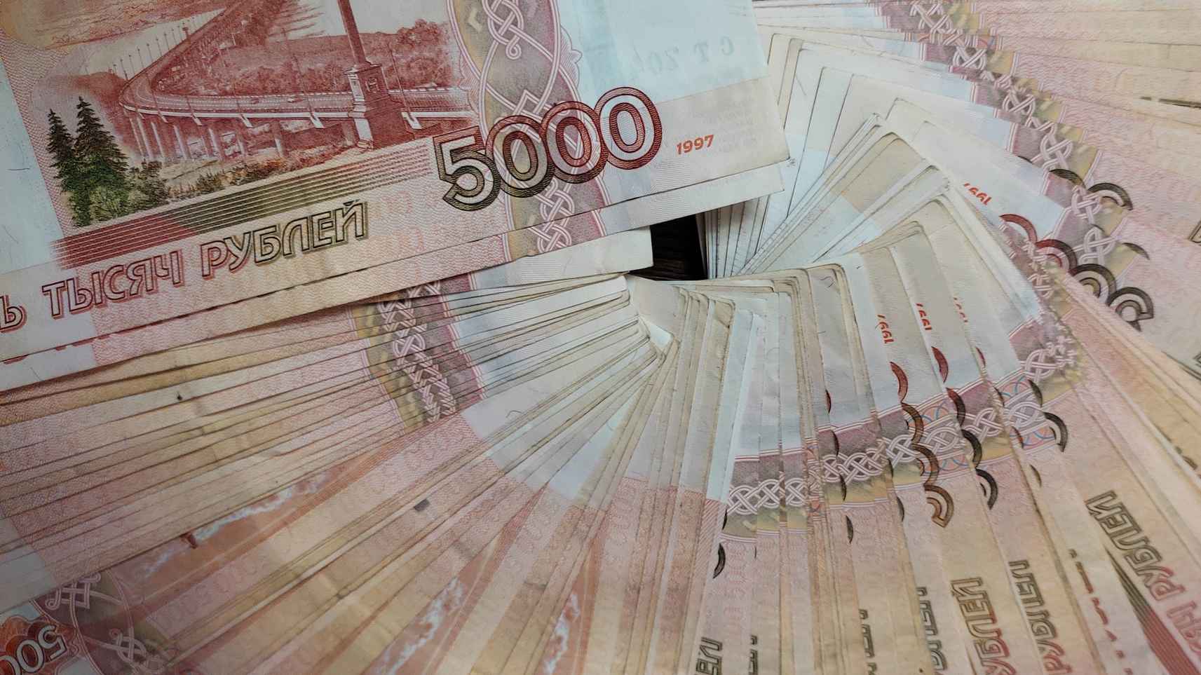 В Ульяновске суд признал недействительным договор о продаже частнику 6 муниципальных зданий
