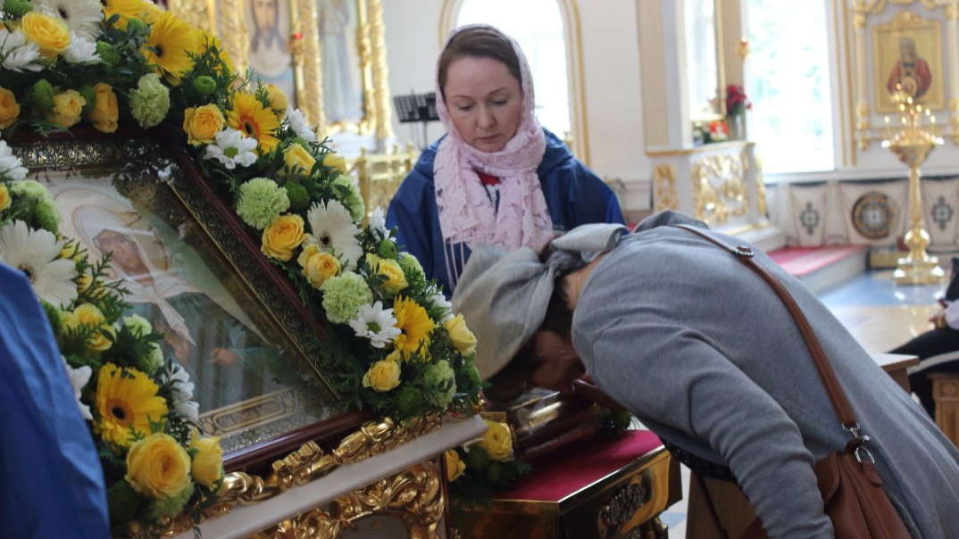 Ульяновцы встретили ковчег с частицей мощей святой блаженной Матроны Московской слезами радости и историями о помощи