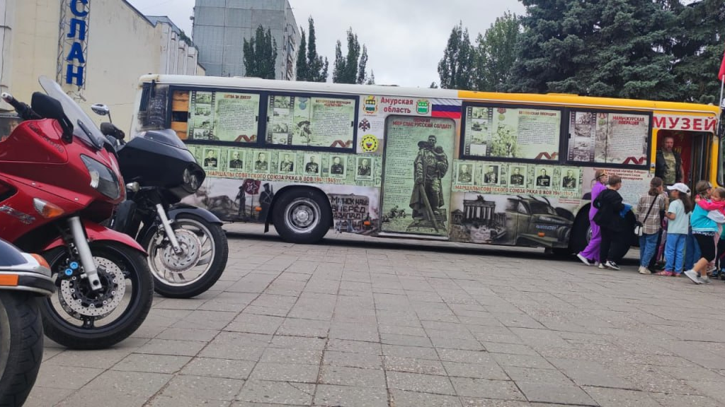 В Ульяновск приехал передвижной музей «Автобус Победы»