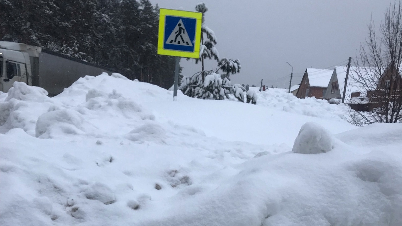 Сугробы выше крыши: Димитровград утопает в снегу