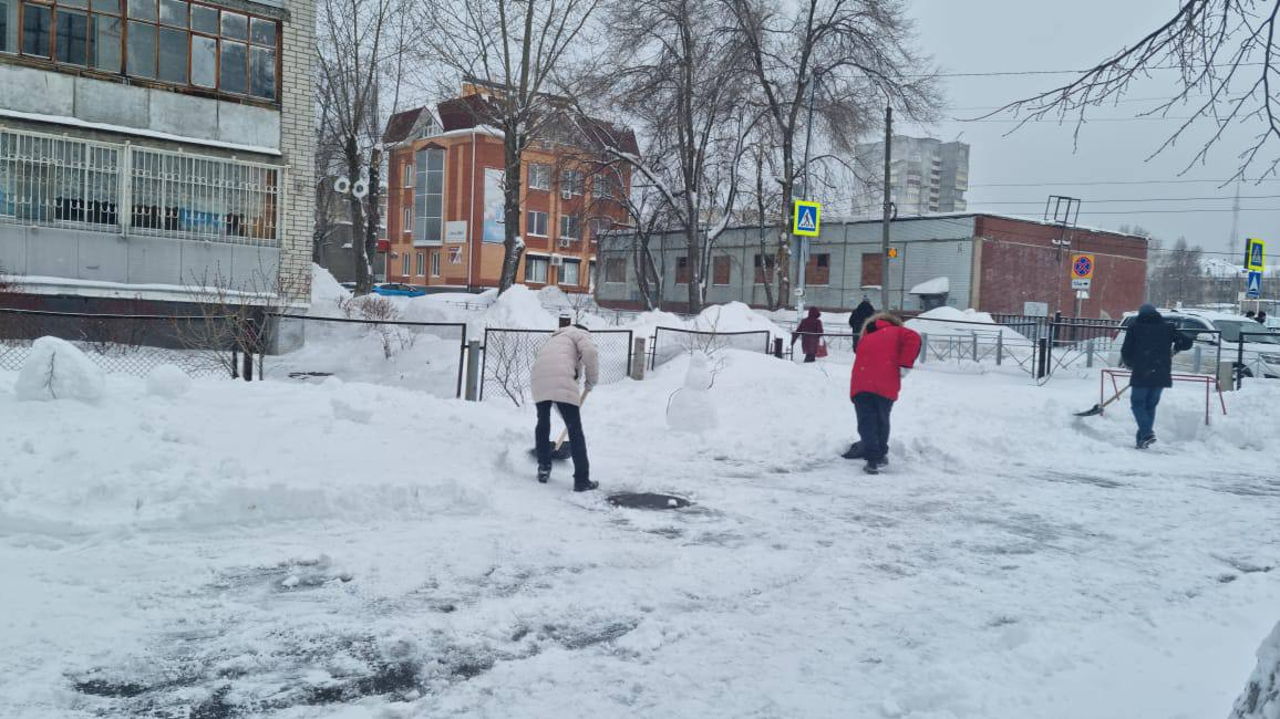 Завтра в Ульяновске проведут второй зимний субботник: мэрия приглашает горожан присоединиться