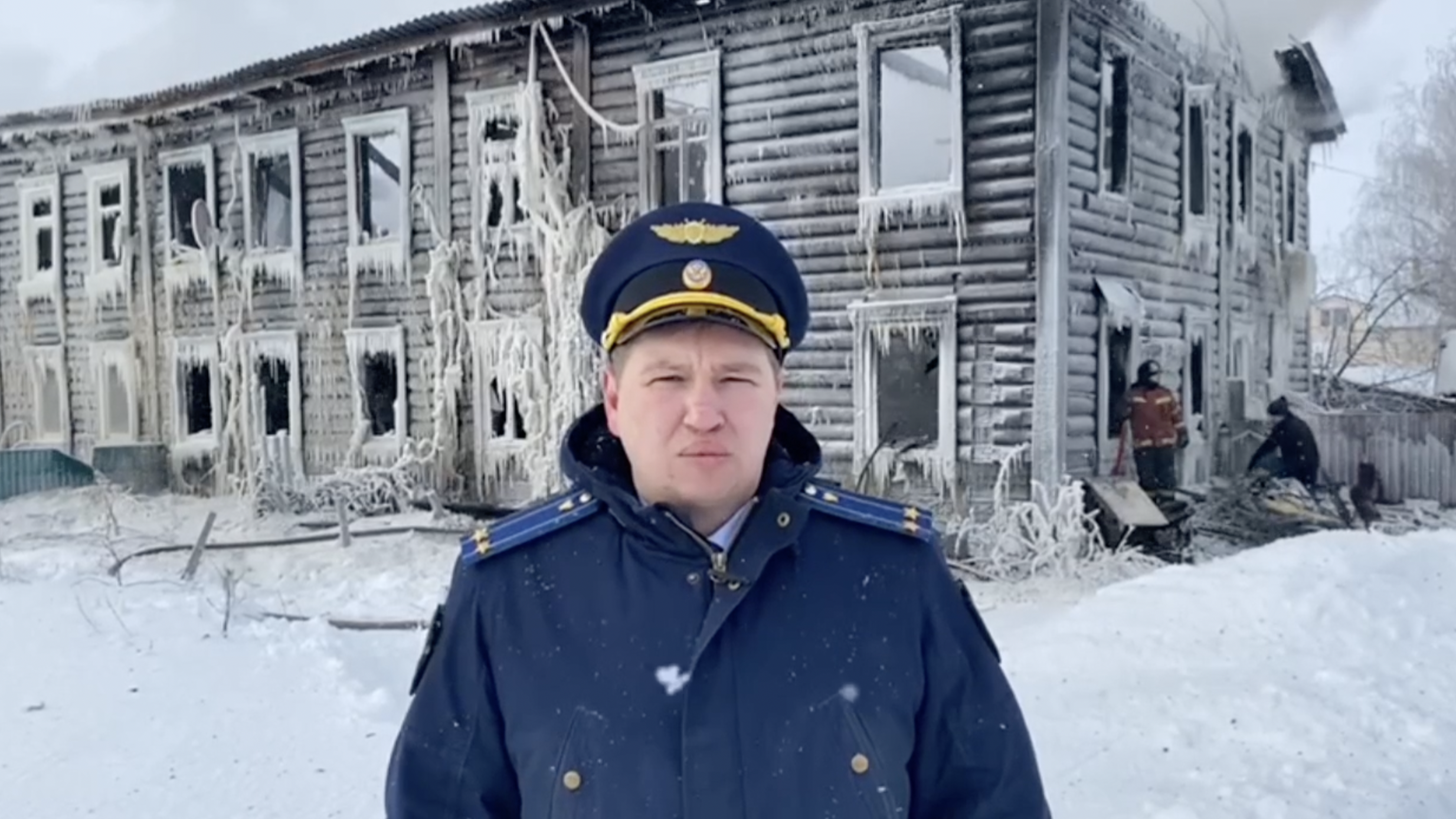Прокуратура начала проверку по факту страшного пожара в жилом доме в Ишеевке: видео