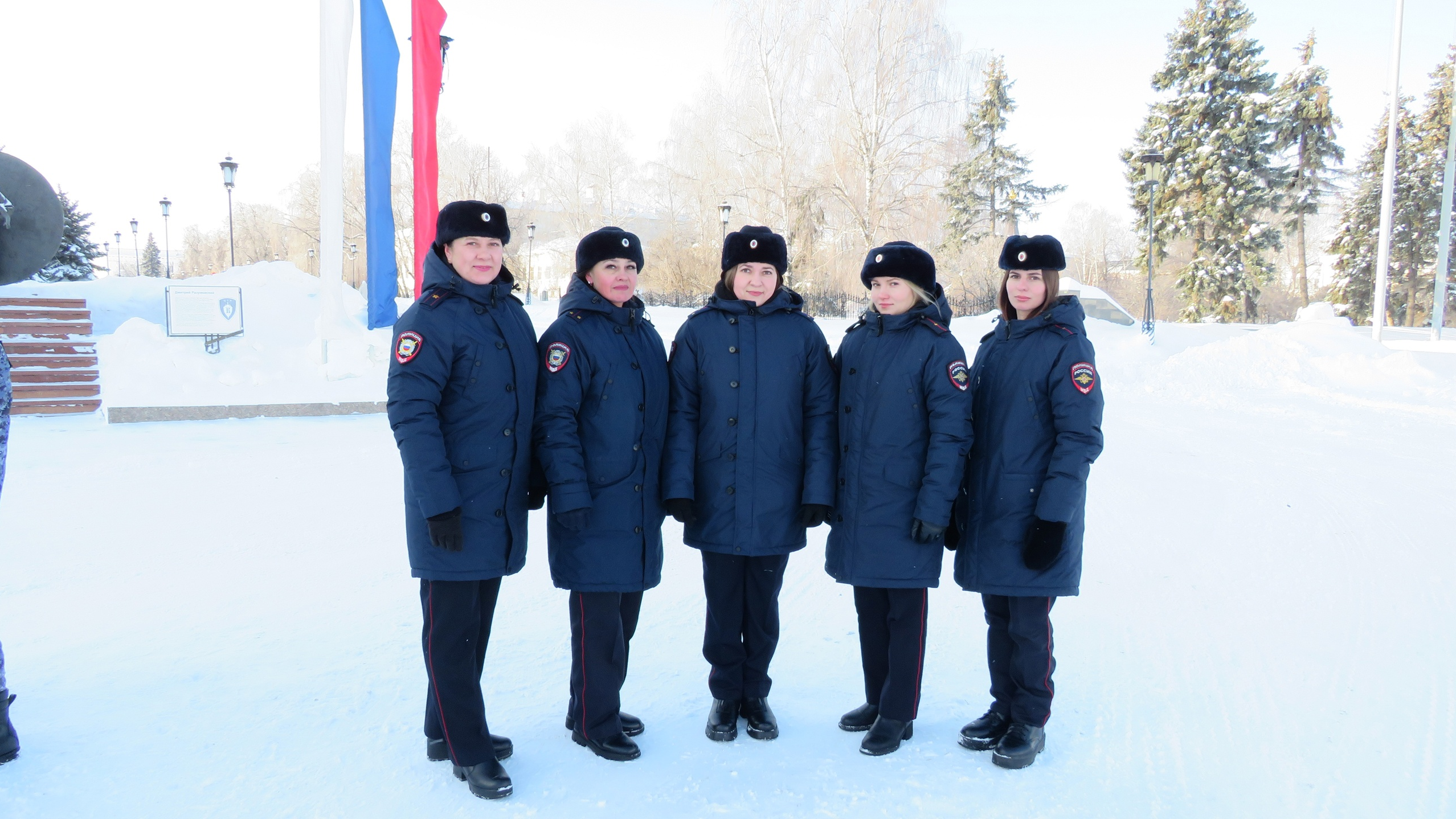 В Ульяновске сотрудницы силовых ведомств оригинально поздравили мужчин с 23 Февраля