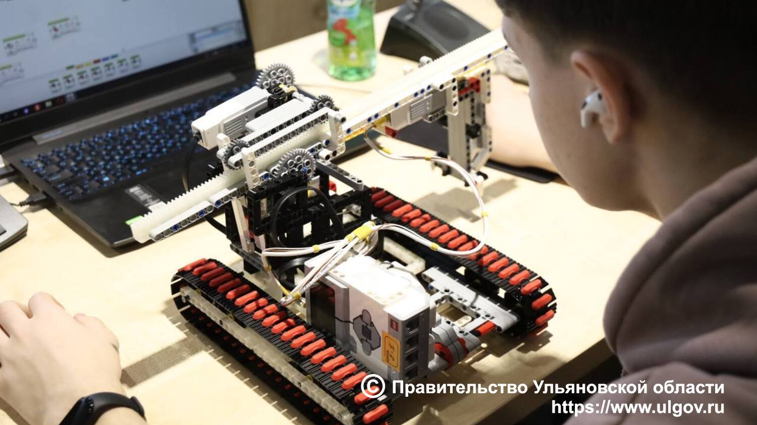 Ульяновские школьники выяснили, кто лучше разбирается в робототехнике