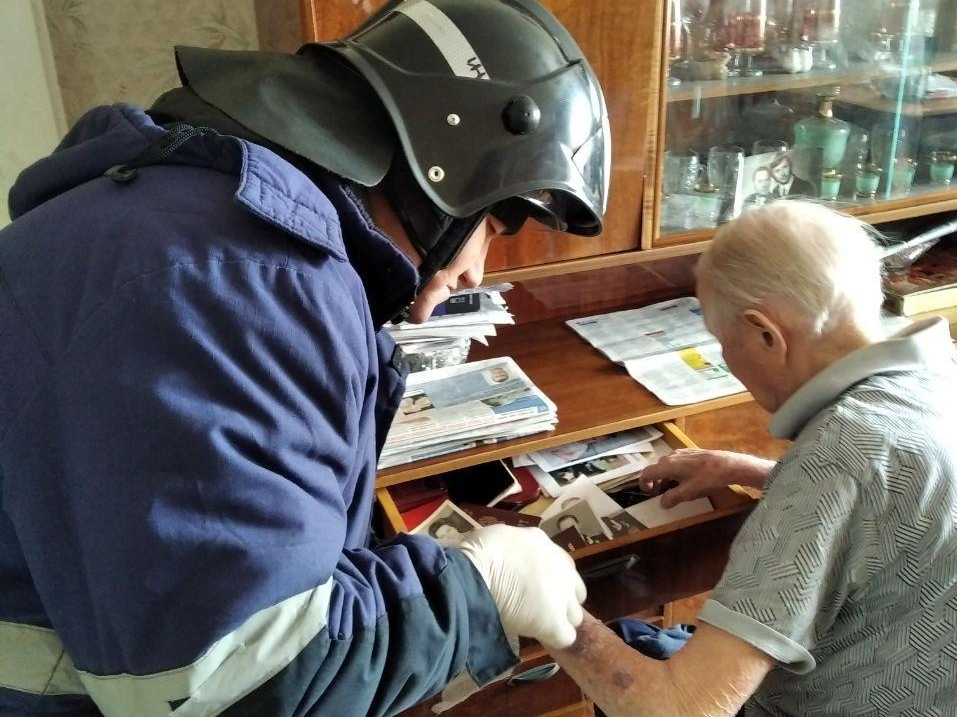 93-летнему ульяновцу понадобилась помощь спасателей
