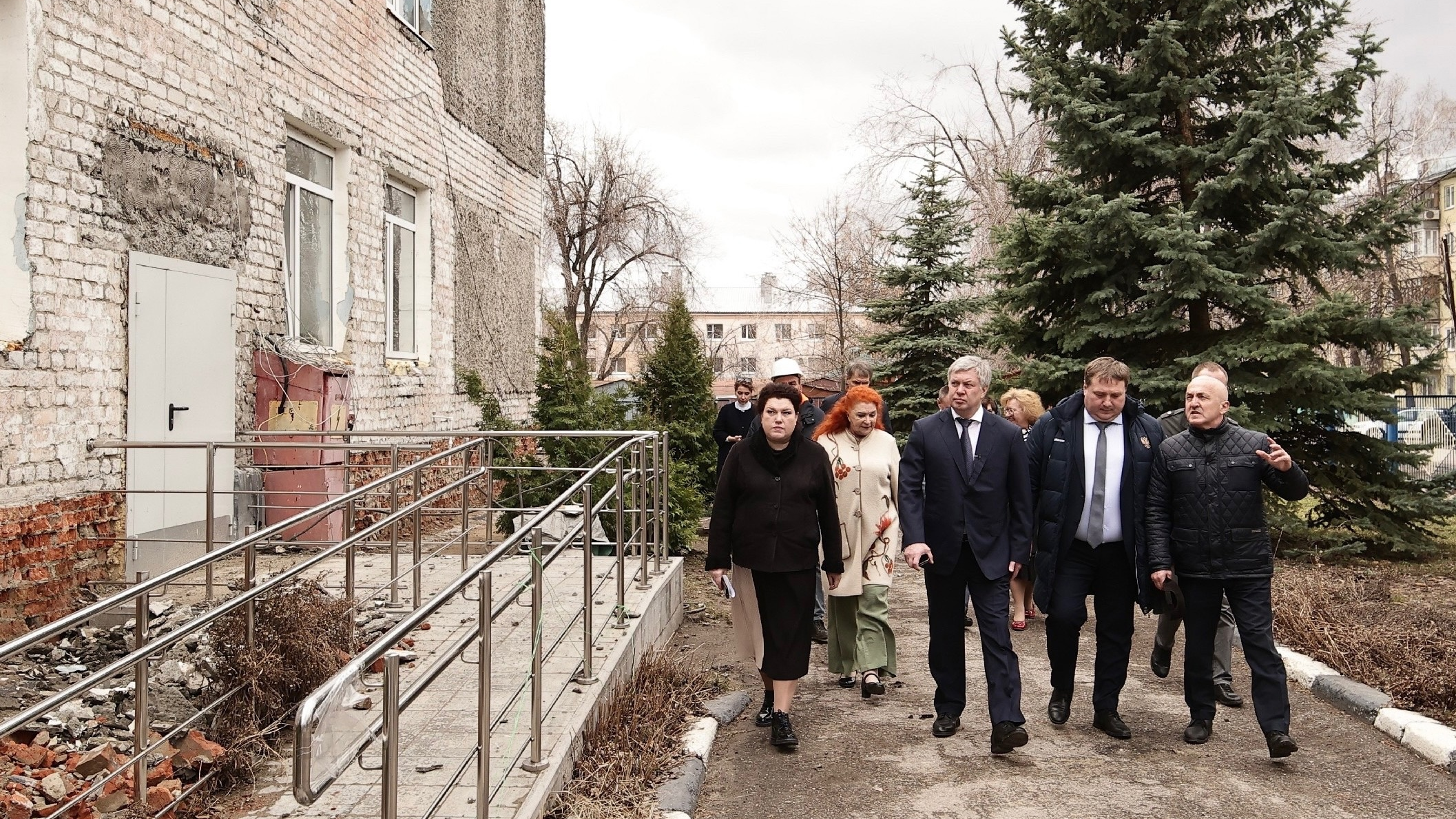 Губернатор проверил, как продвигается капремонт детской школы искусств №12 в Ульяновске
