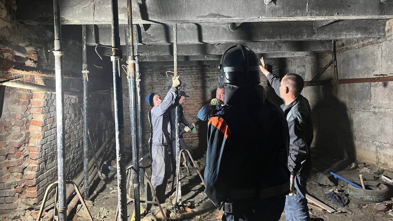 В подвале установили подпорки: в Ульяновске пытаются устранить угрозу обрушения дома на Доватора, 13