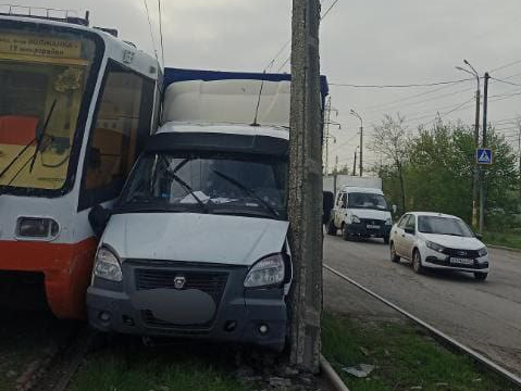 Из-за ДТП с грузовиком 25 апреля в Ульяновске встали трамваи
