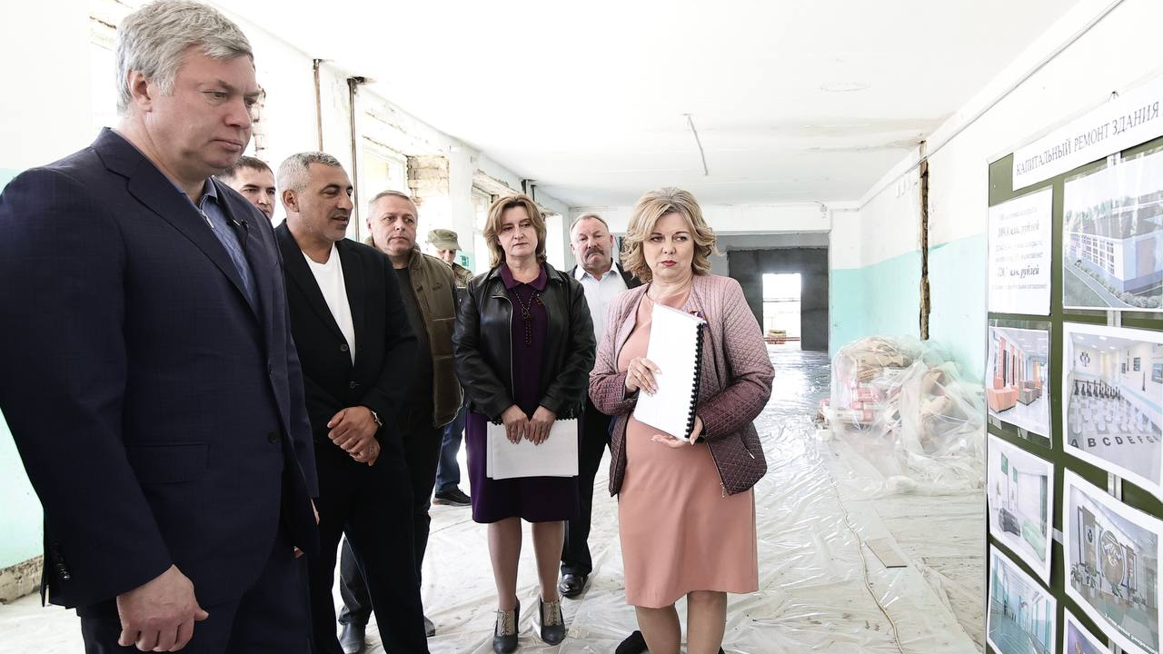 Губернатор Ульяновской области лично проверил, как ремонтируют Барышскую школу №4