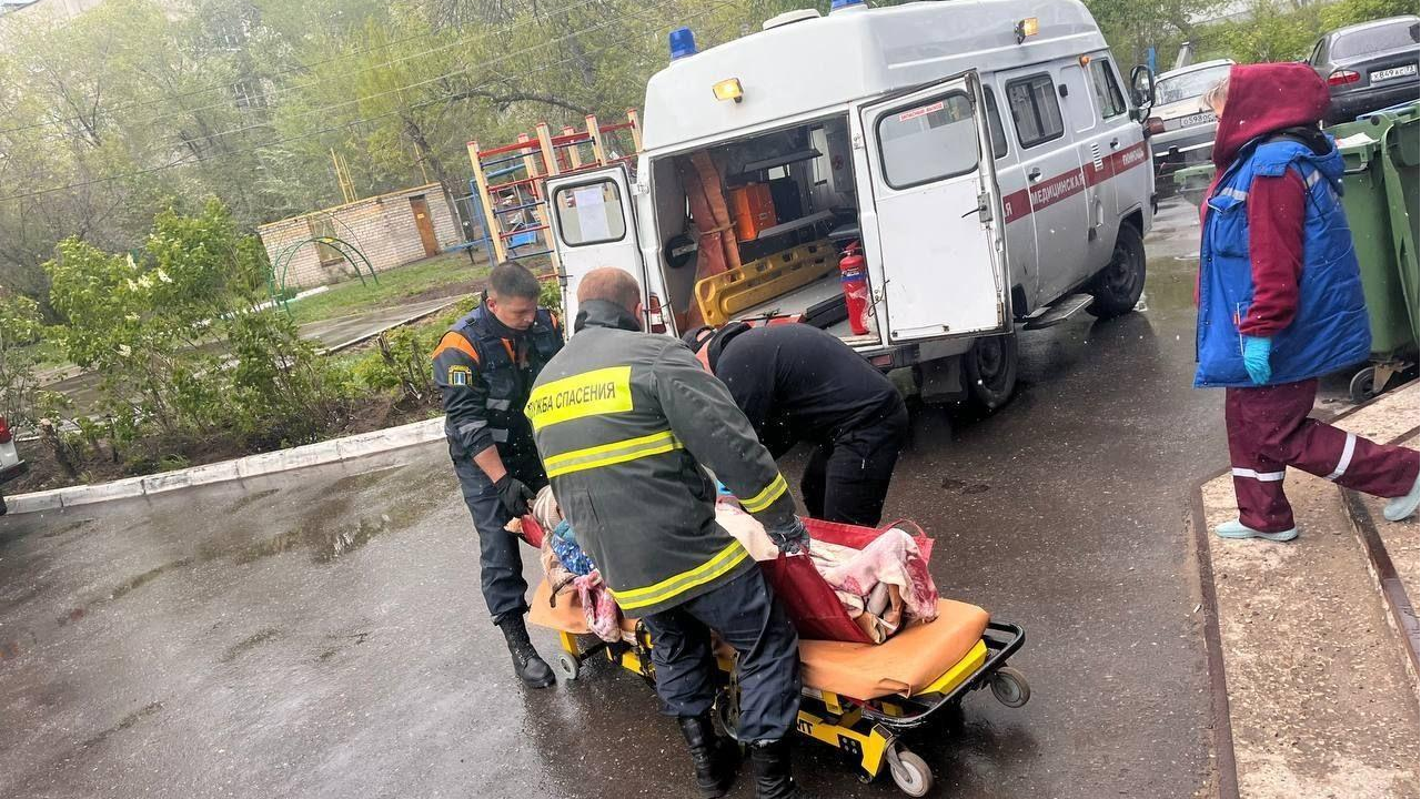 В заволжской квартире пенсионерка сломала ногу, вызывали спасателей 